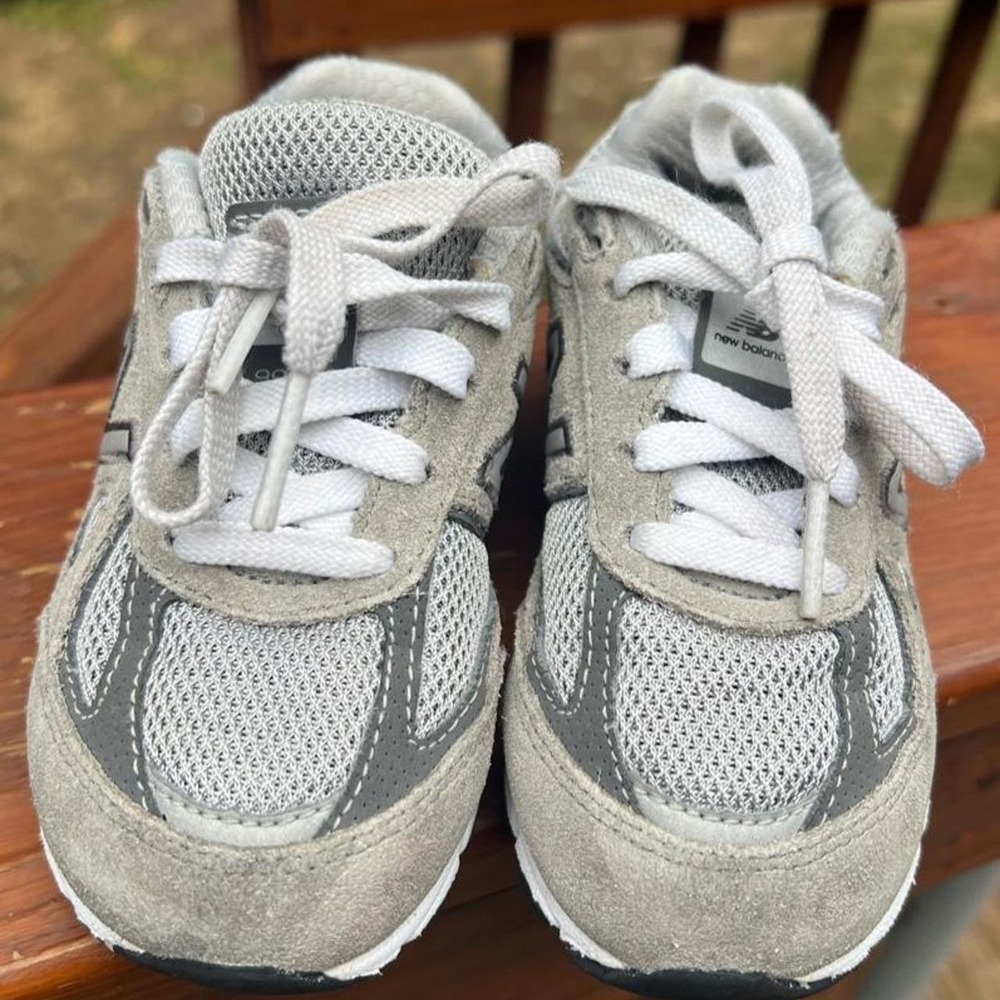 New Balance 990v4 Youth 8.5 Gray White Running Sneakers